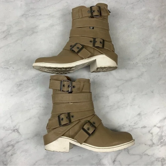 Dollhouse Women's Mummy Chunky Buckle Heeled Ankle Winter Boots Tan White Size 6 - Picture 2 of 7